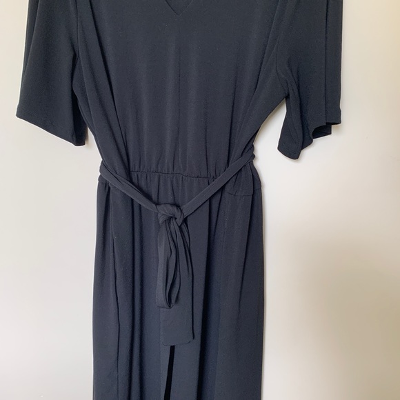 Black V Neck Midi Dress - Picture 3 of 5